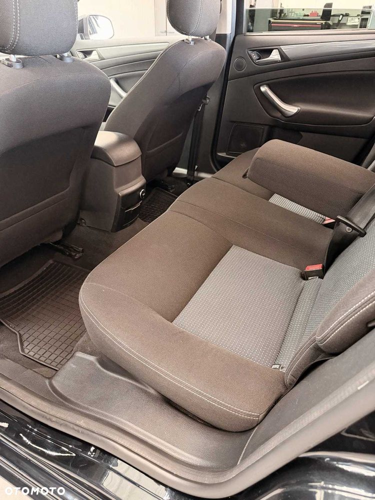 Ford Mondeo - 8