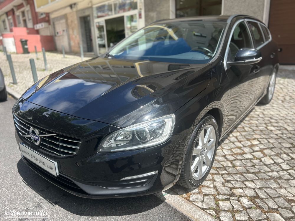 Volvo V60 2.0 D3 Momentum - 1