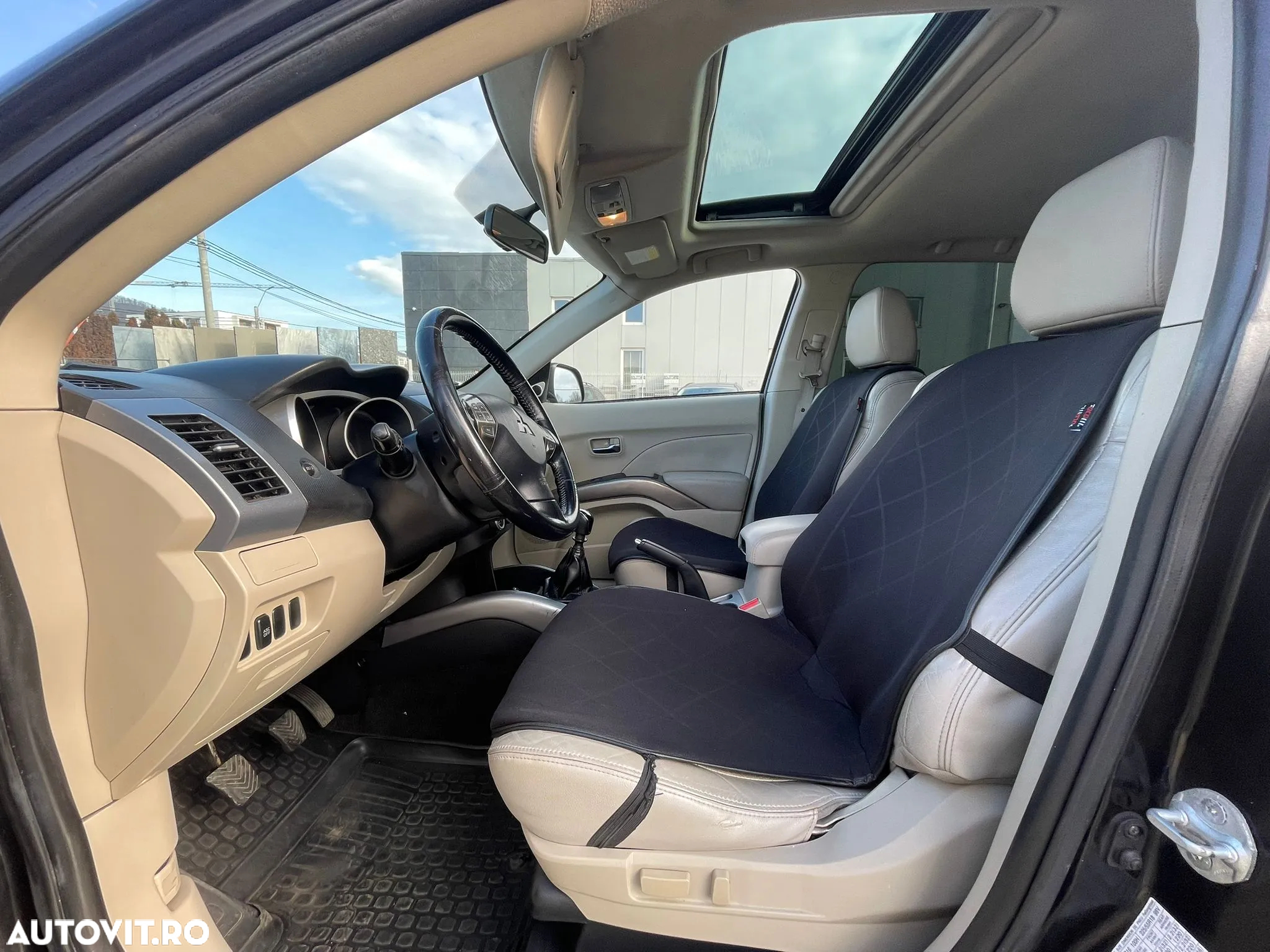 Mitsubishi Outlander 2.2 DI-D NAVI Instyle - 3