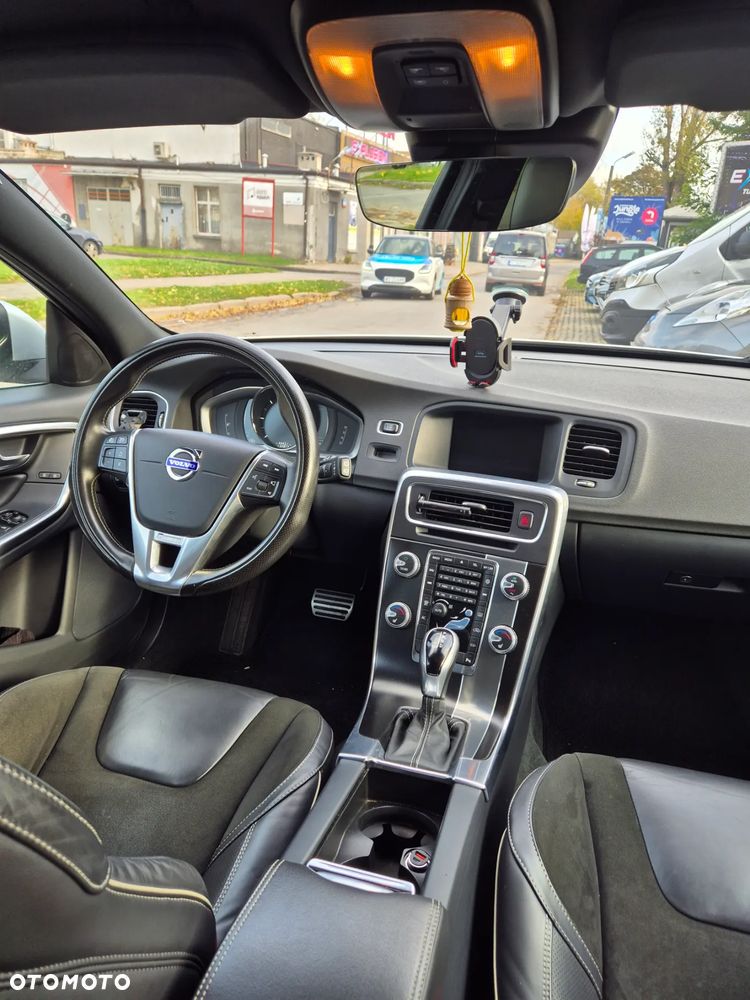 Volvo V60 D4 Drive-E R-Design Momentum - 14