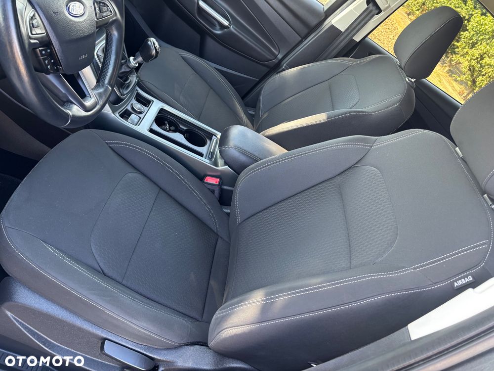 Ford Kuga - 17