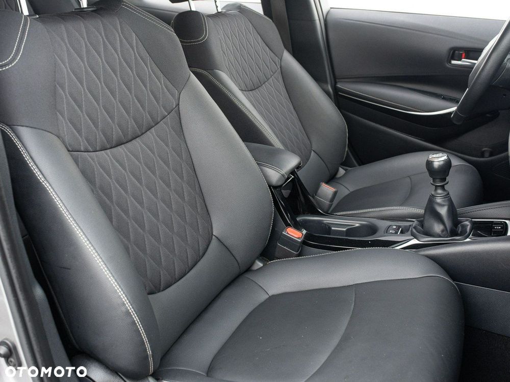 Toyota Corolla 1.6 Executive - 27