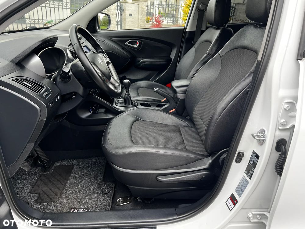 Hyundai ix35 1.6 2WD Fifa World Cup Edition - 17