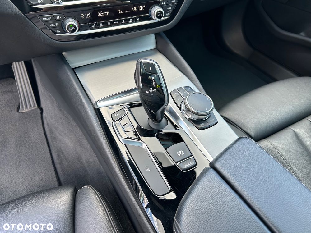 BMW Seria 5 520d Luxury Line - 16