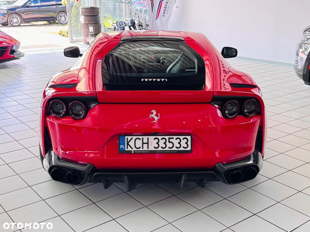 Ferrari 812 Superfast - 6