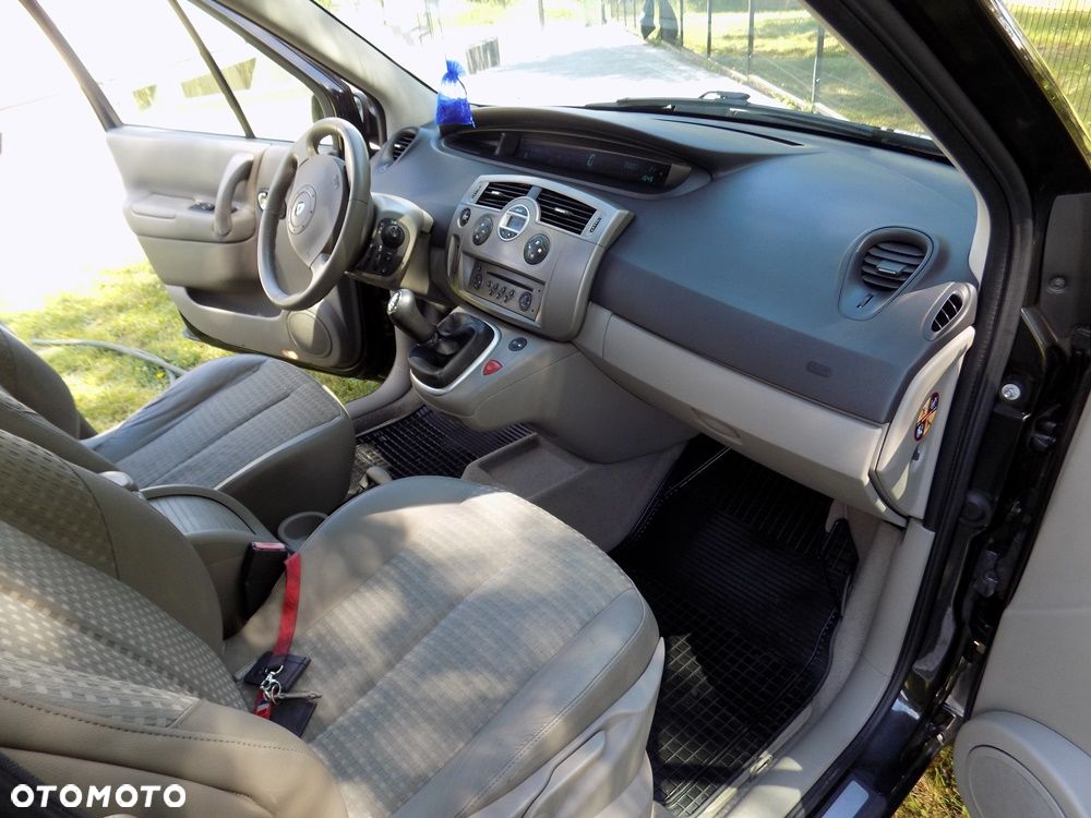 Renault Scenic 1.6 16V Luxe Privilege - 18