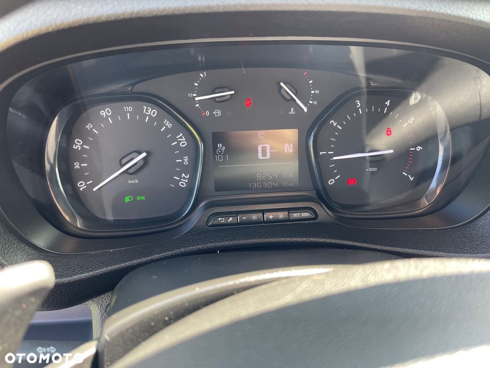 Opel Vivaro - 32
