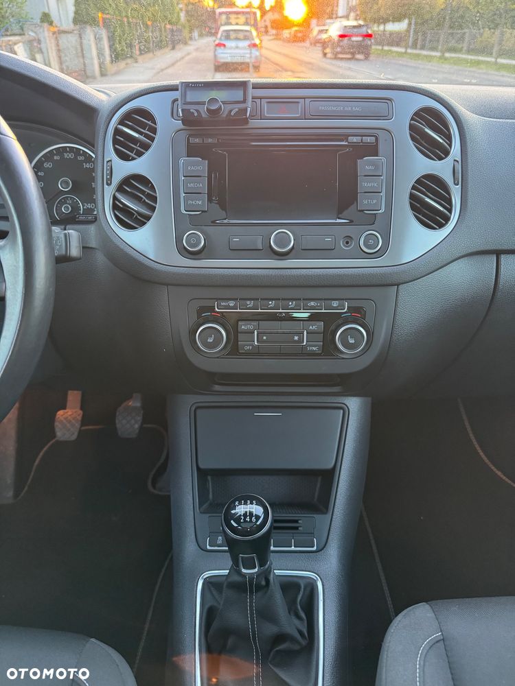 Volkswagen Tiguan 2.0 TDI DPF BlueMotion Technology Lounge Sport & Style - 8