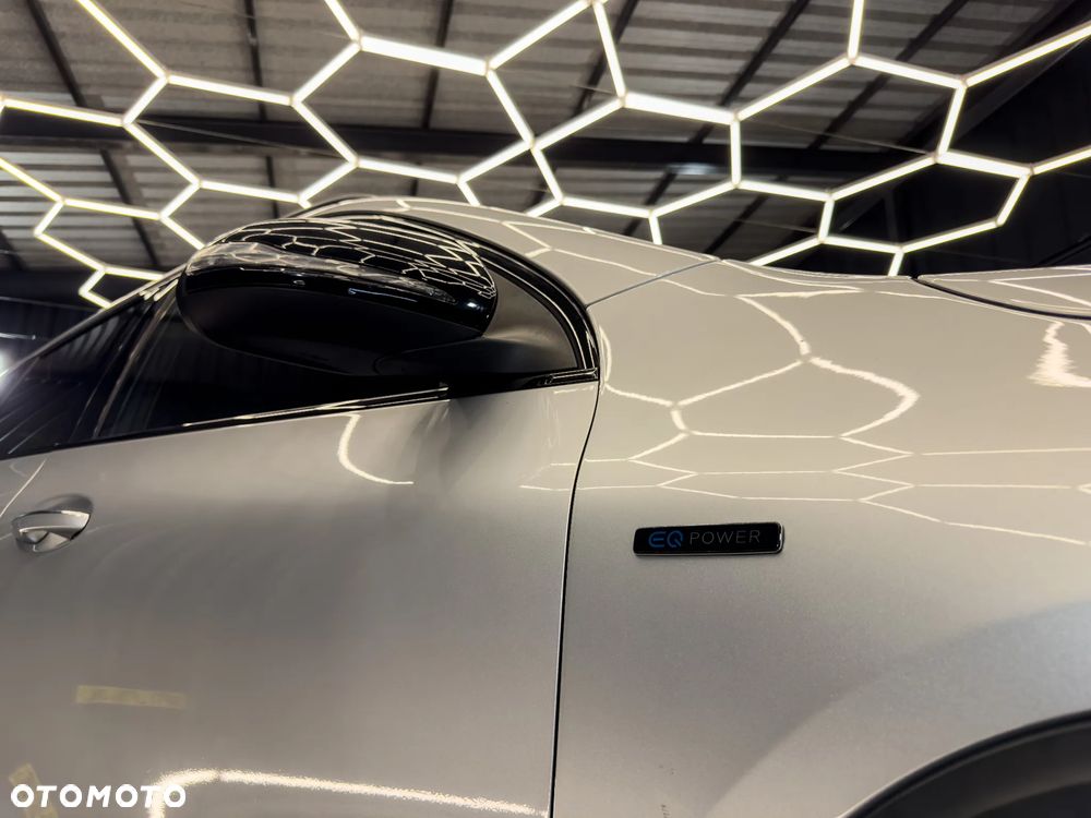 Mercedes-Benz GLA - 24