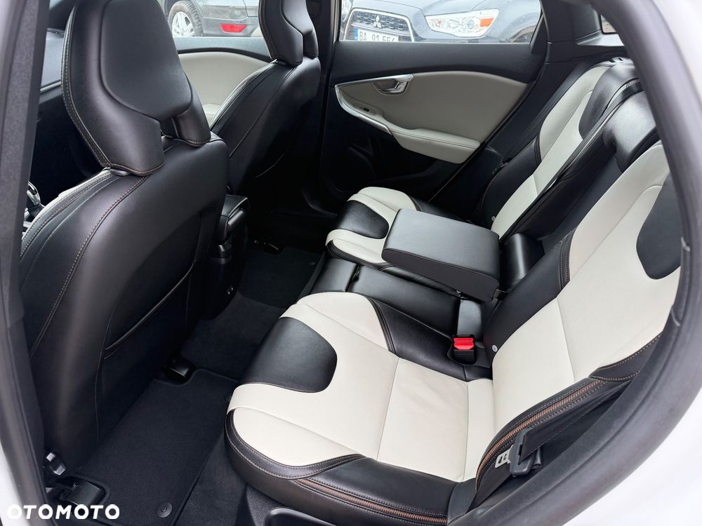 Volvo V40 Cross Country D4 Geartronic Summum - 7