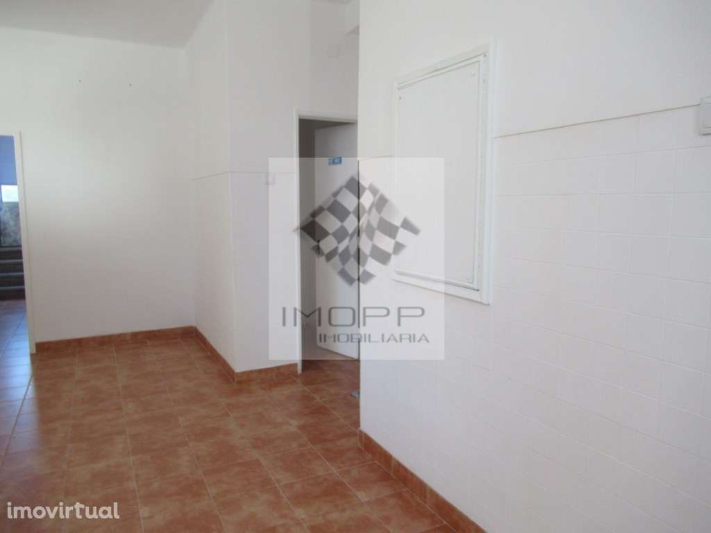 Loja com excelente localização na Reboleira - Grande imagem: 4/22