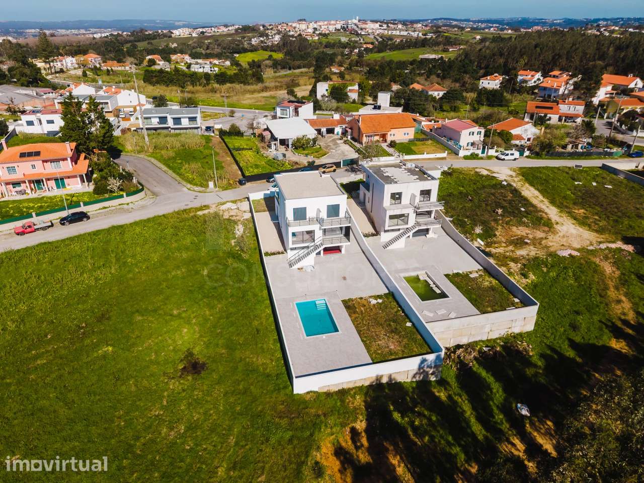 Moradia T3+1 | Piscina | Garagem | Caldas da Rainha - Grande imagem: 2/50