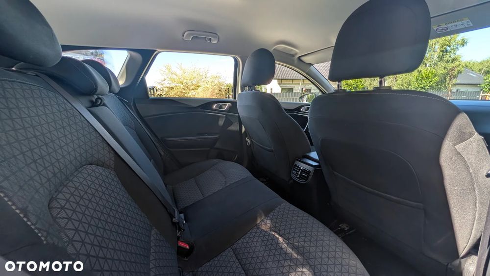 Kia Ceed - 9