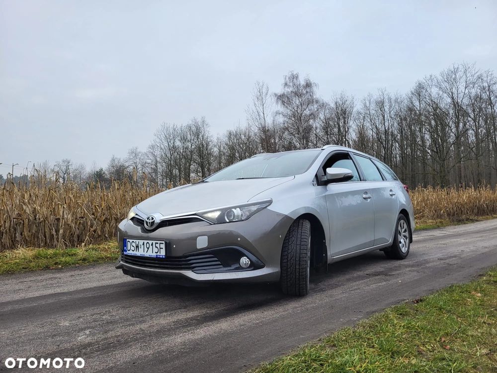 Toyota Auris 1.6 D-4D Premium - 2