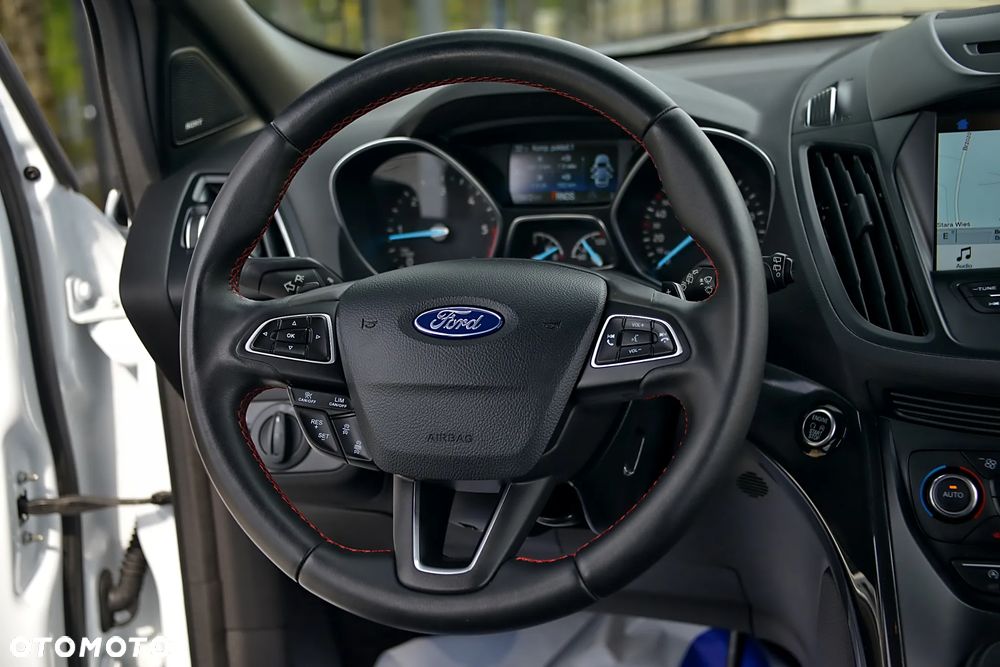 Ford Kuga 2.0 TDCi 4x4 ST-Line - 36