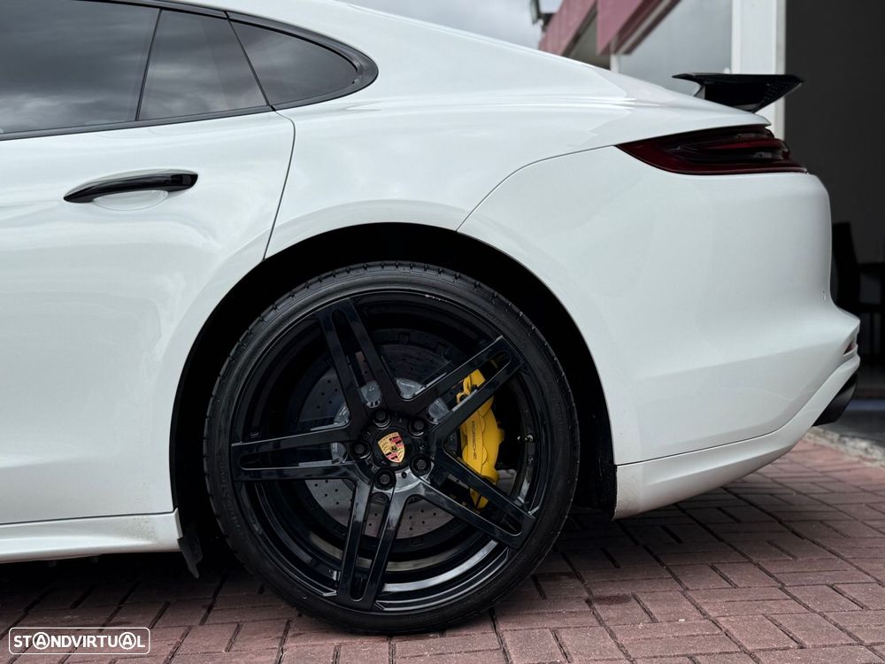 Porsche Panamera 4 S - 17