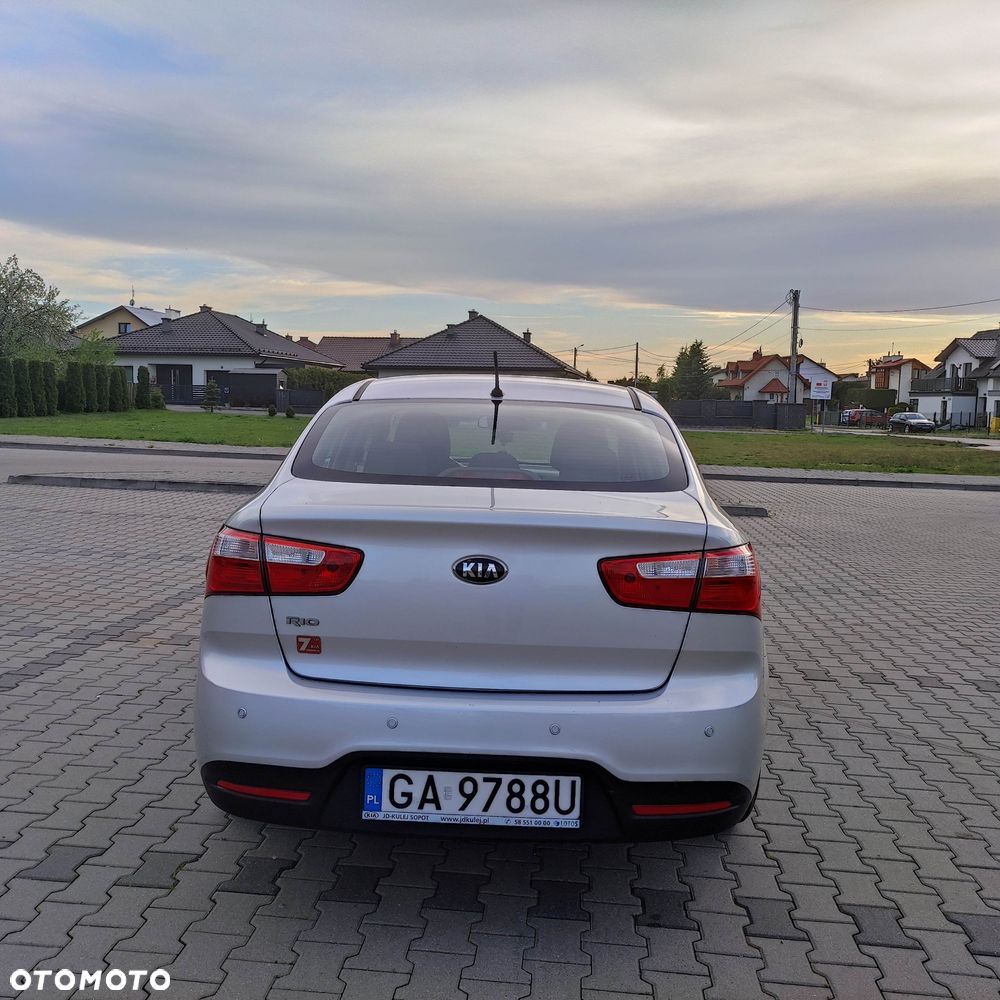 Kia Rio - 7