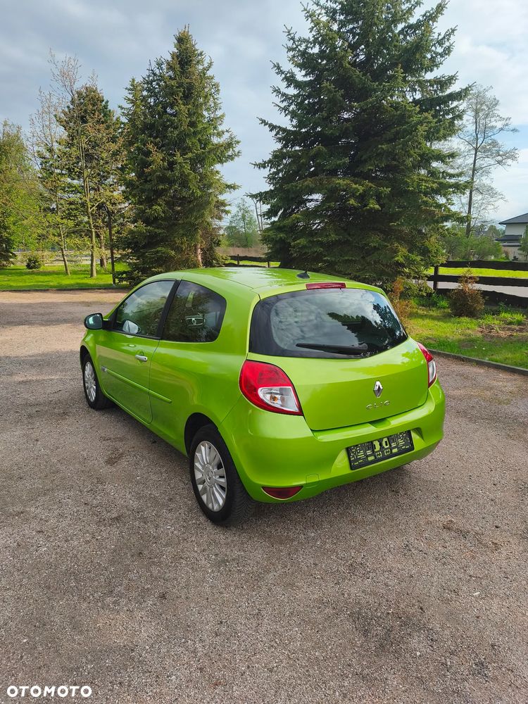 Renault Clio 1.2 16V 75 TomTom Edition - 5