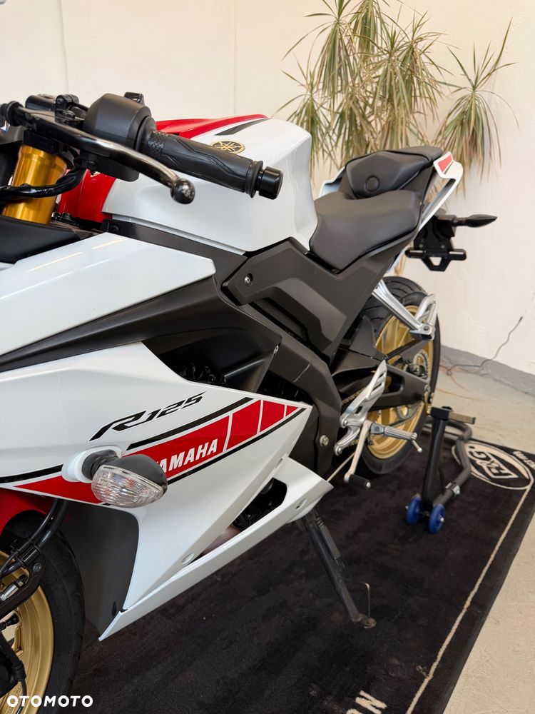 Yamaha YZF - 16