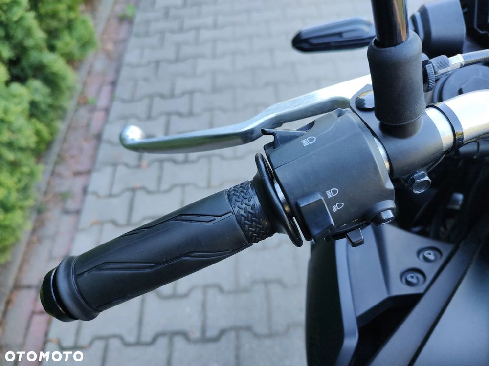 Yamaha MT - 9