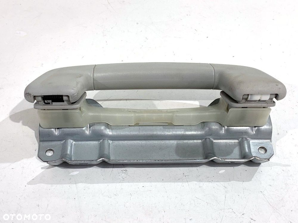 UCHWYT RĄCZKA PODSUFITKI PRZÓD PRAWA - 99.00 PLN - VW GOLF VII (5G1, BQ1, BE1, BE2) 2012 - 2022 - 2