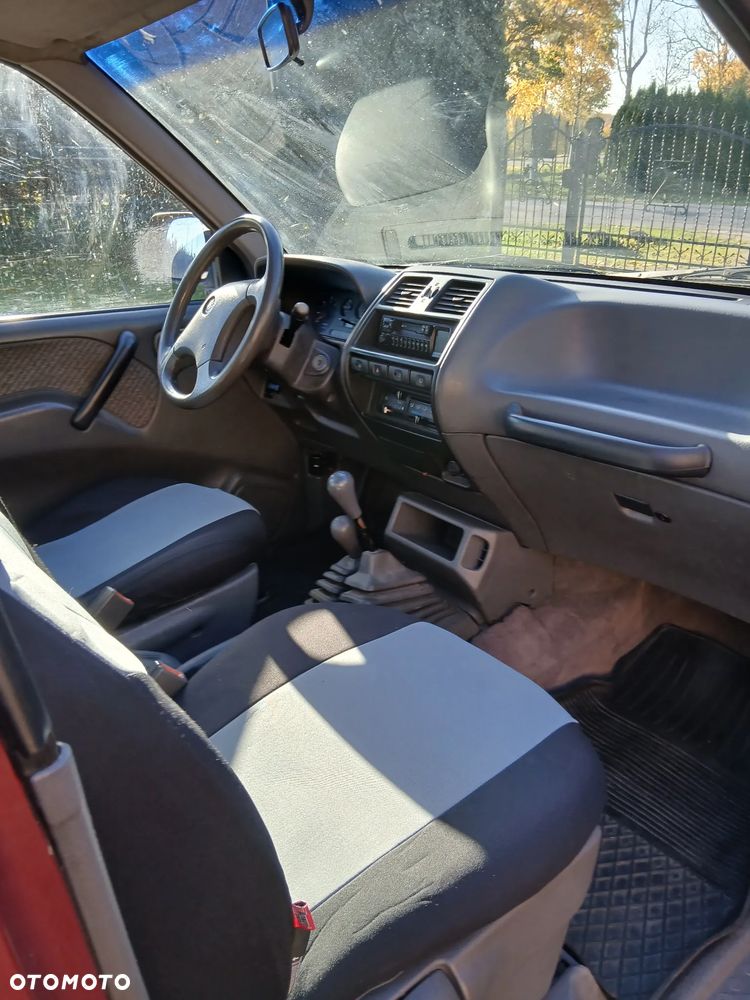 Nissan Terrano 2.7 TD LX - 11