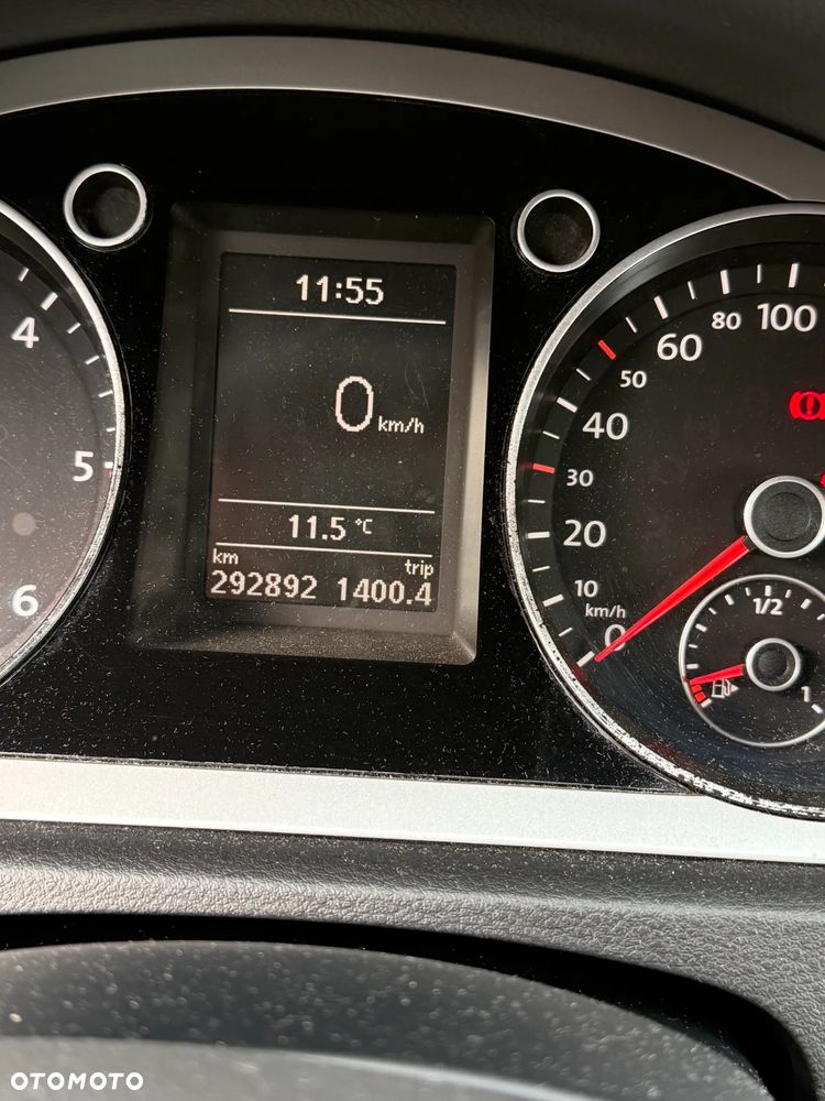 Volkswagen Passat 2.0 TDI DPF BlueMotion Technology Comfortline - 17