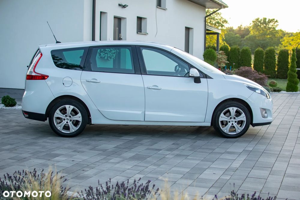Renault Grand Scenic - 17