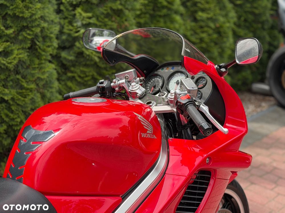 Honda VFR - 14