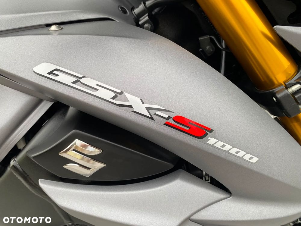 Suzuki GSX - 14