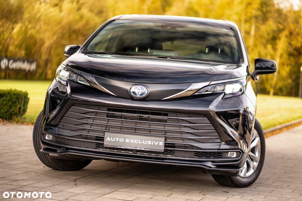 Toyota Sienna - 2