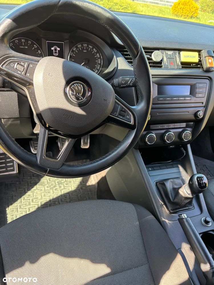 Skoda Octavia 1.6 TDI Active - 8