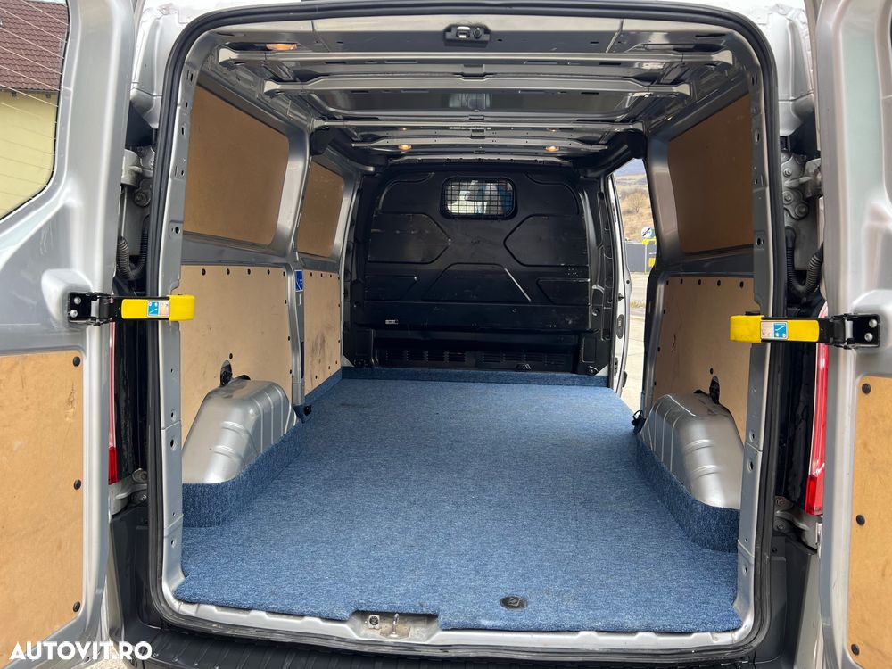 Ford TRANSIT CUSTOM - 9