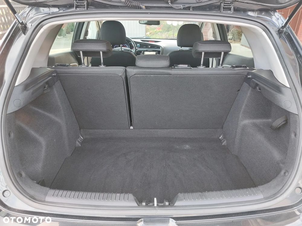 Kia Ceed 1.6 GDI ISG Dream-Team Edition - 18