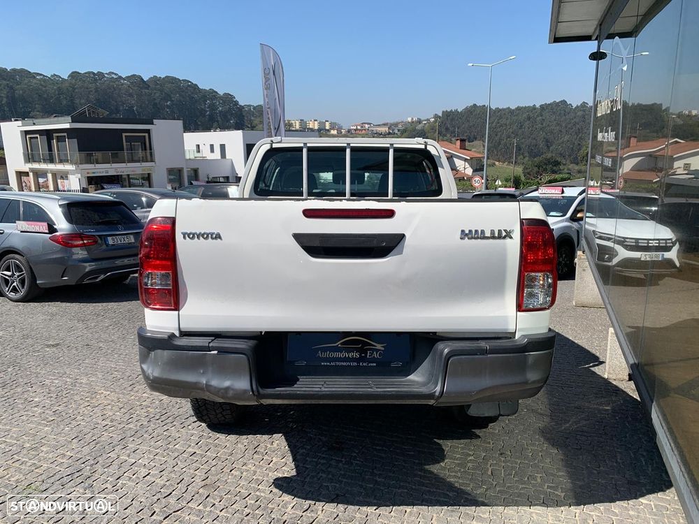 Toyota Hilux 2.4 D-4D 2WD CD - 5