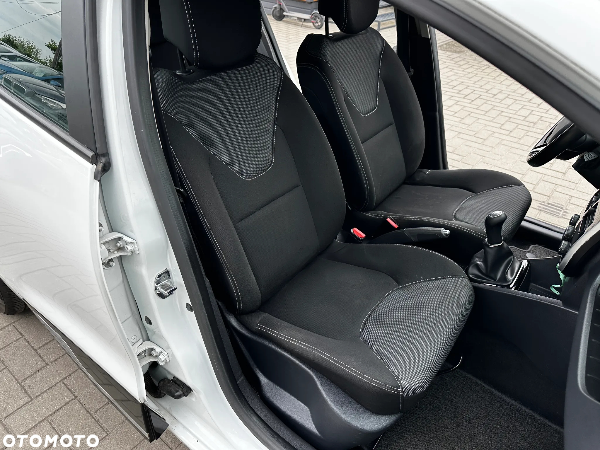Renault Clio - 21