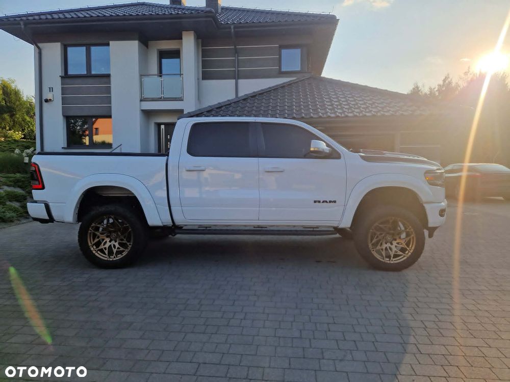 RAM 1500 5.7 Crew Cab Laramie - 4
