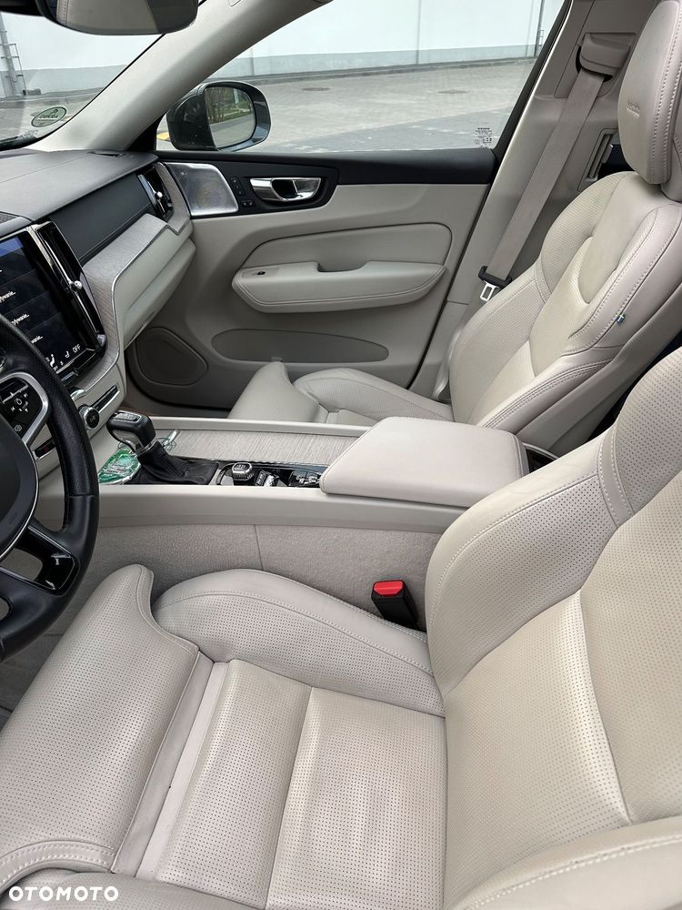 Volvo XC 60 D5 AWD Geartronic Inscription - 7