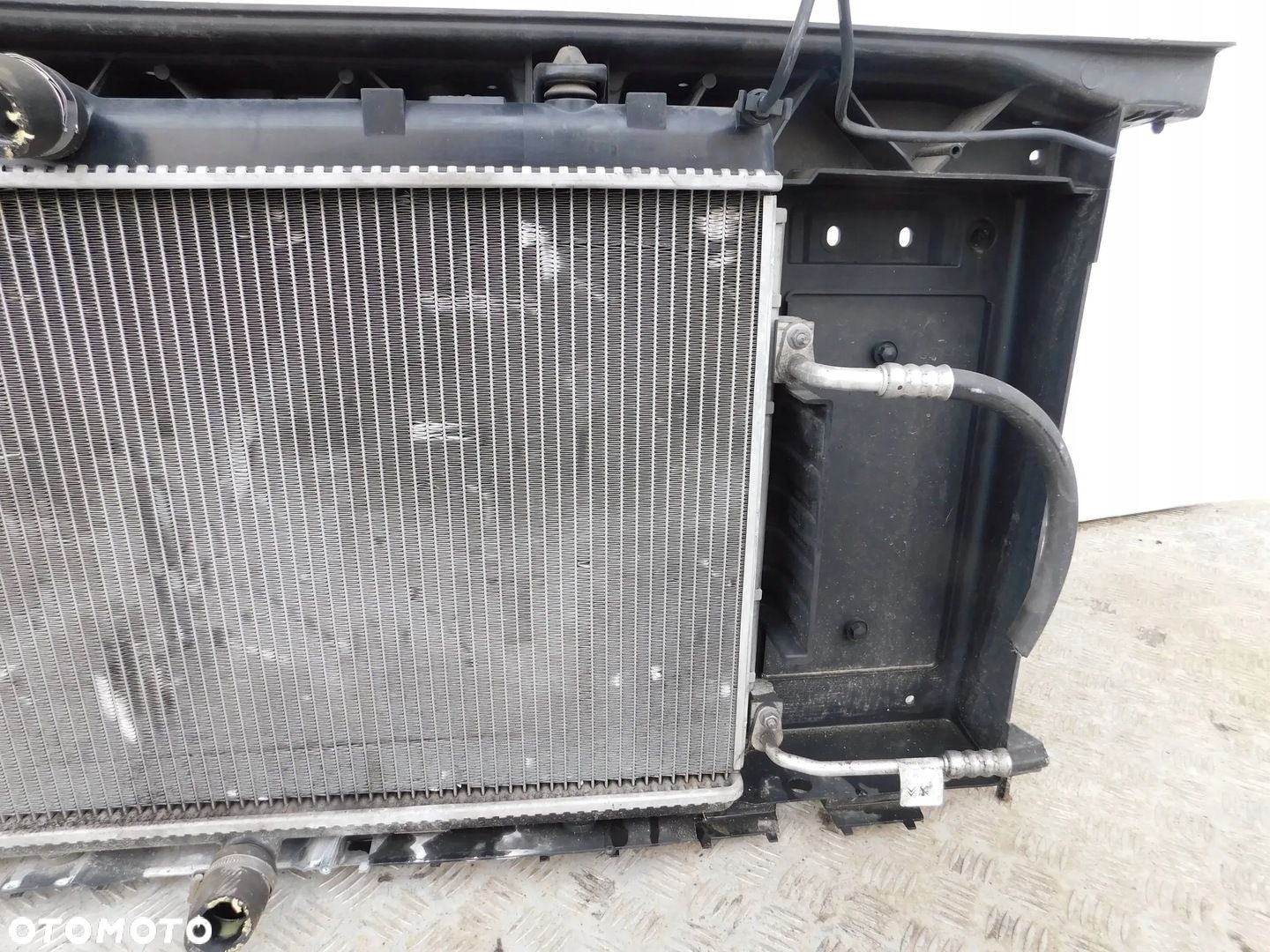 PAS PRZEDNI WENTYLATOR CHŁODNICE CITROEN C4 PICASSO 1.6 16V - 3
