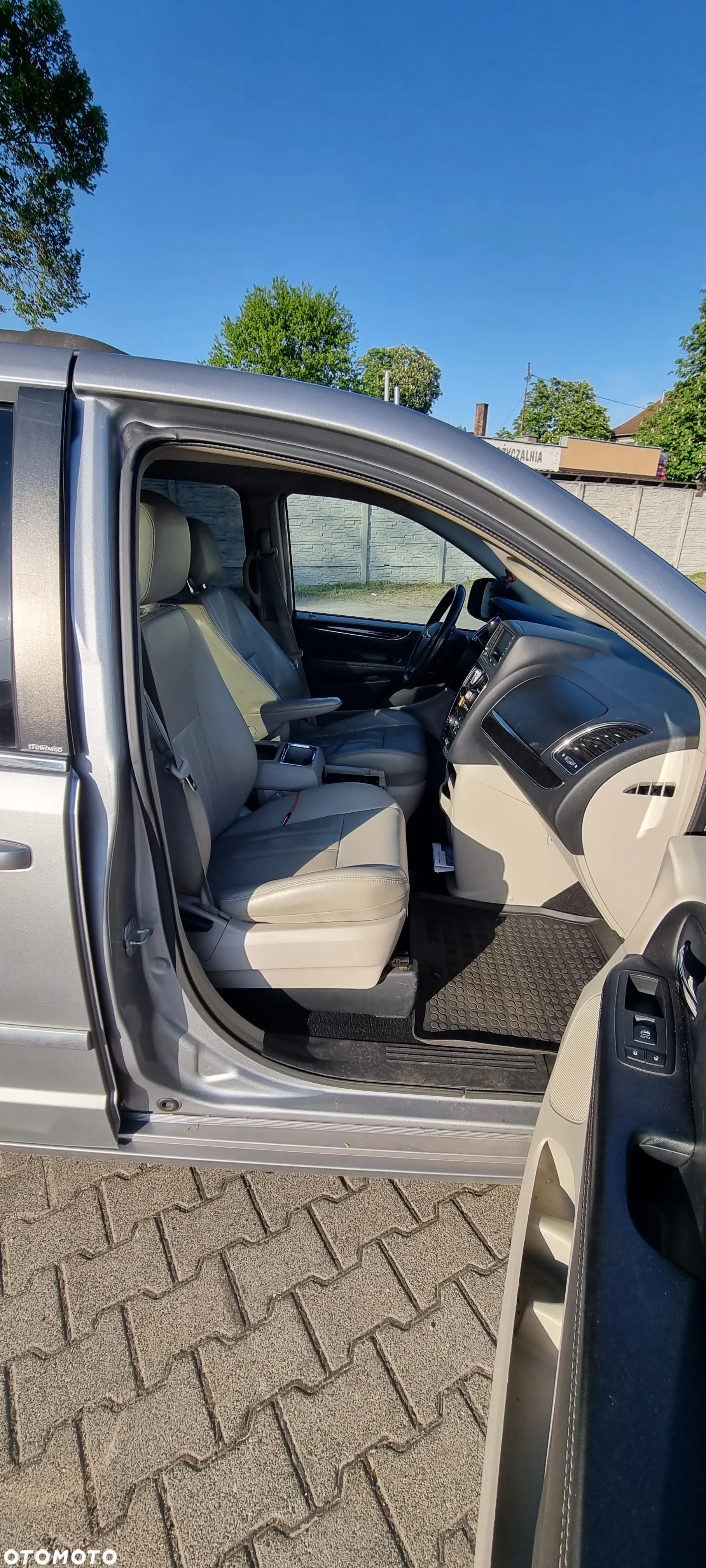 Chrysler Town & Country 3.6 Limited - 12