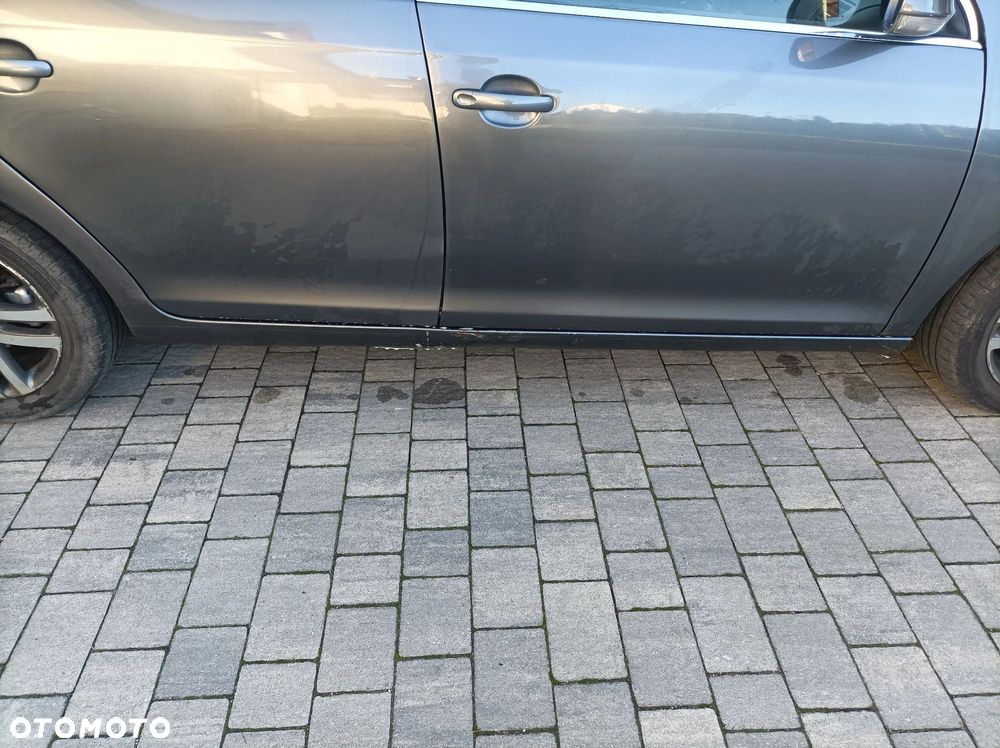 Volkswagen Jetta 2.0 TDI Sportline - 3