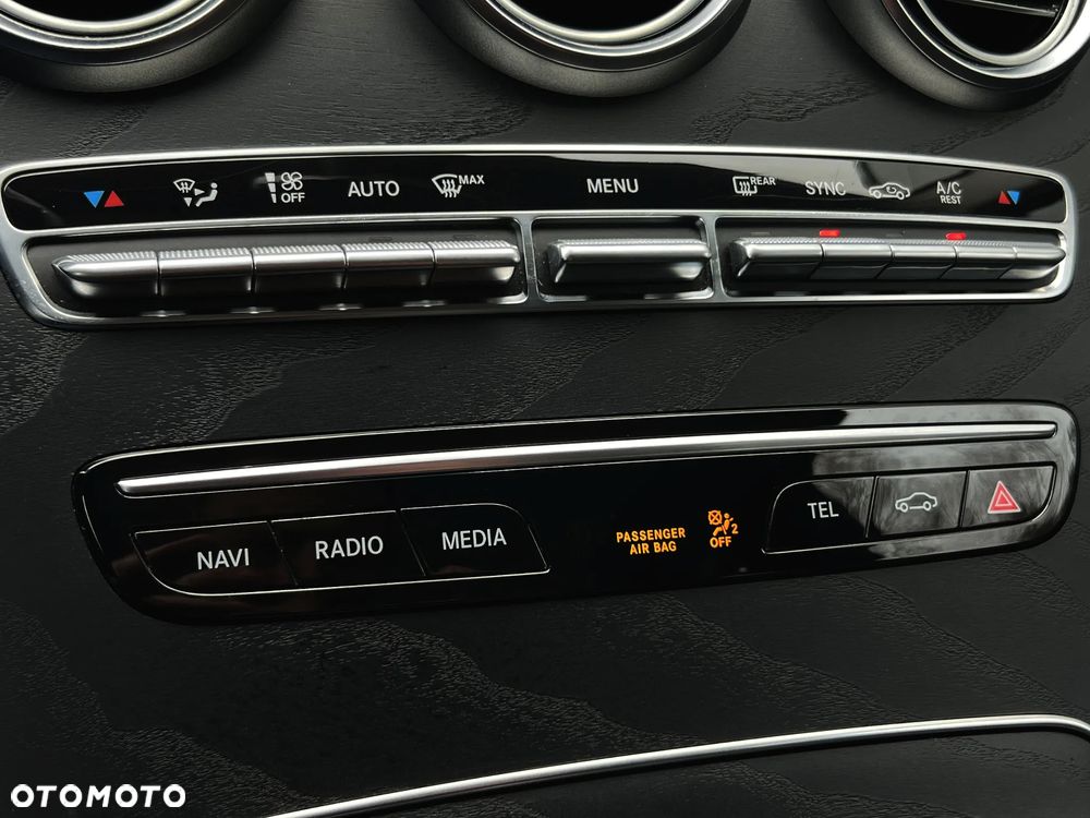 Mercedes-Benz Klasa C 220 d 9G-TRONIC - 33