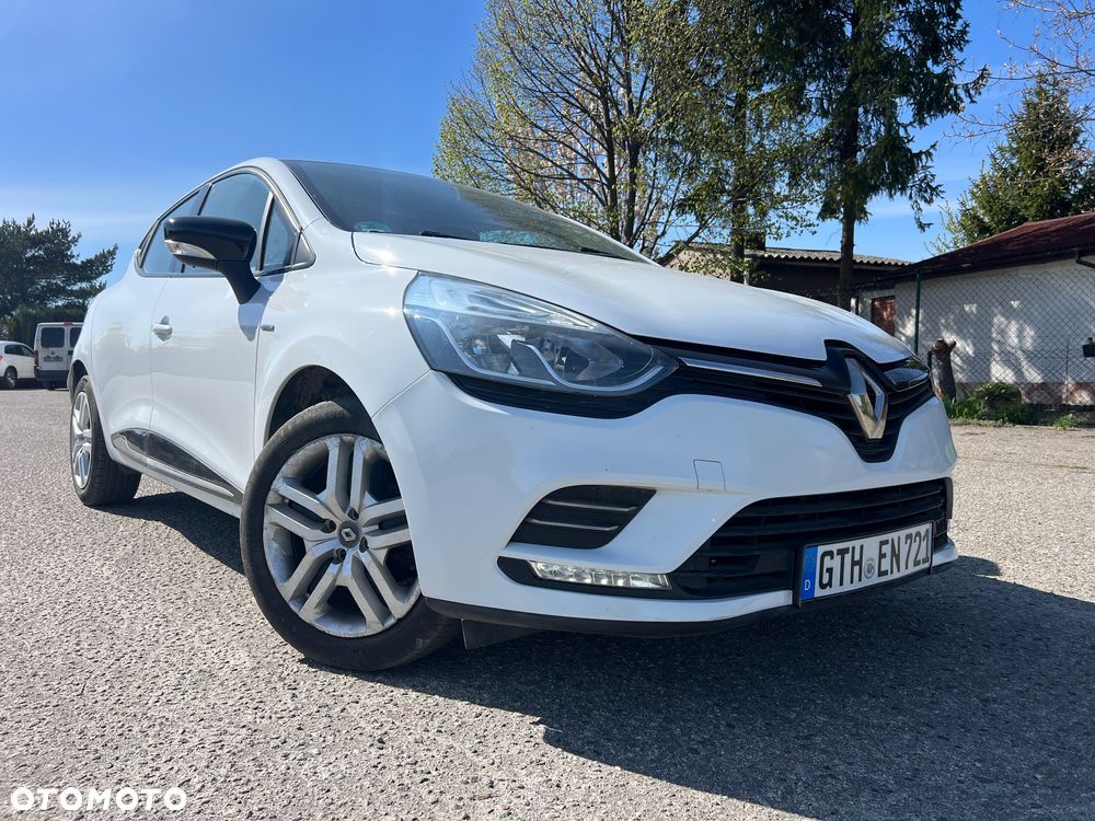 Renault Clio 1.2 16V 75 LIMITED - 10
