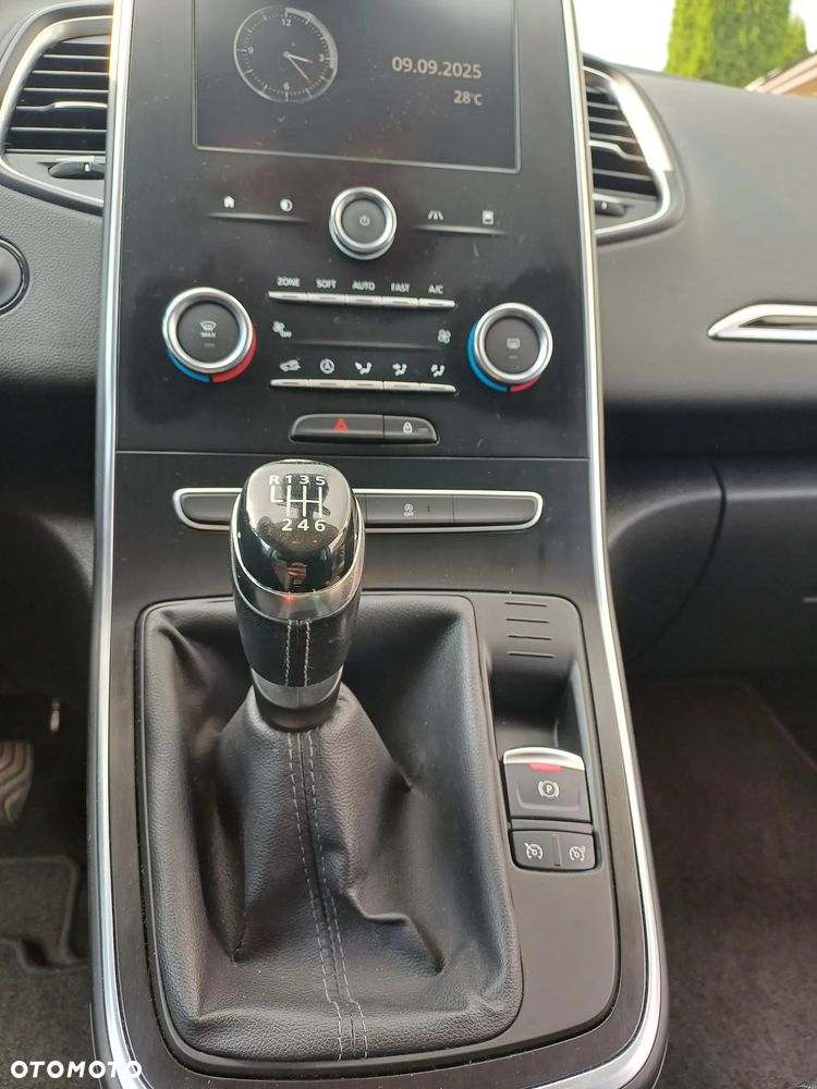 Renault Grand Scenic ENERGY TCe 140 BOSE EDITION - 8