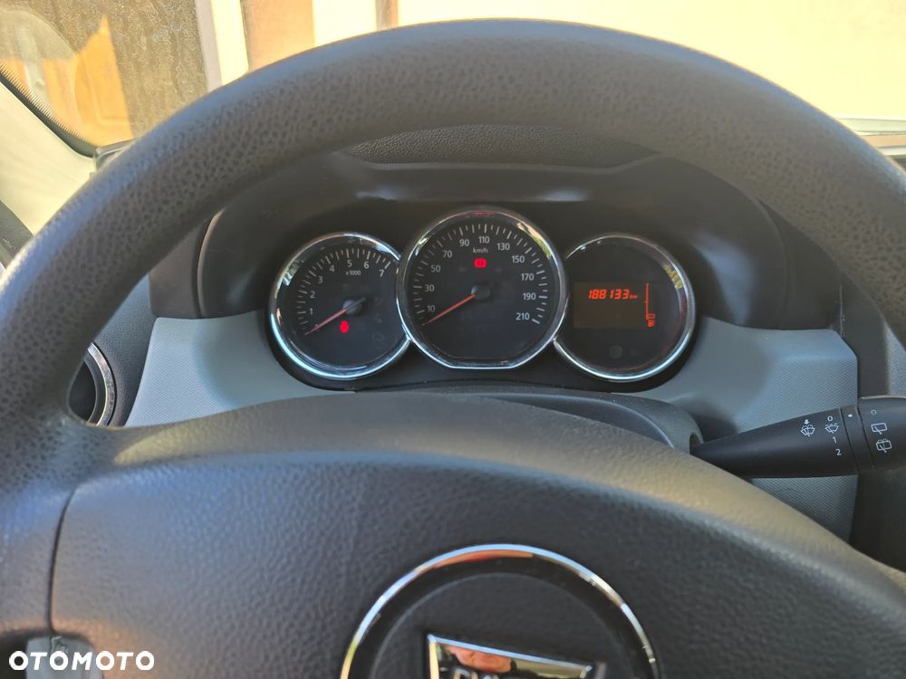 Dacia Duster 1.6 16V 105 4x4 Celebration - 11