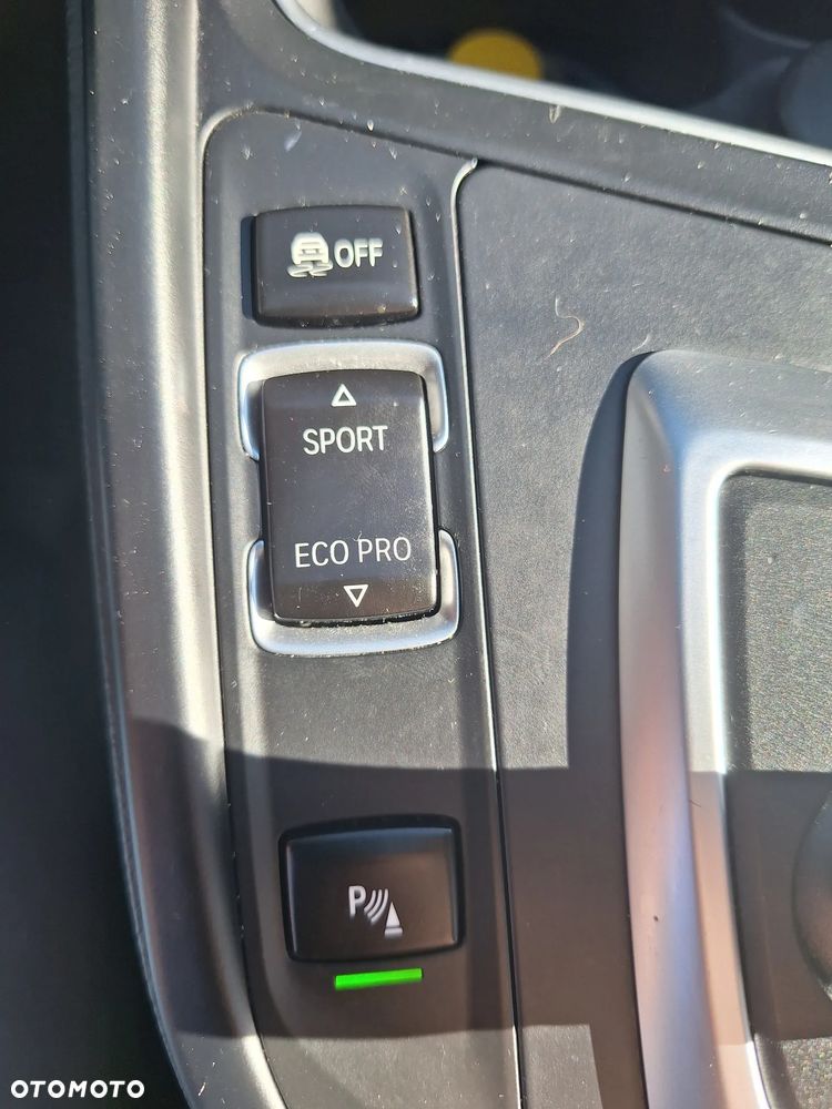 BMW Seria 3 318i - 16