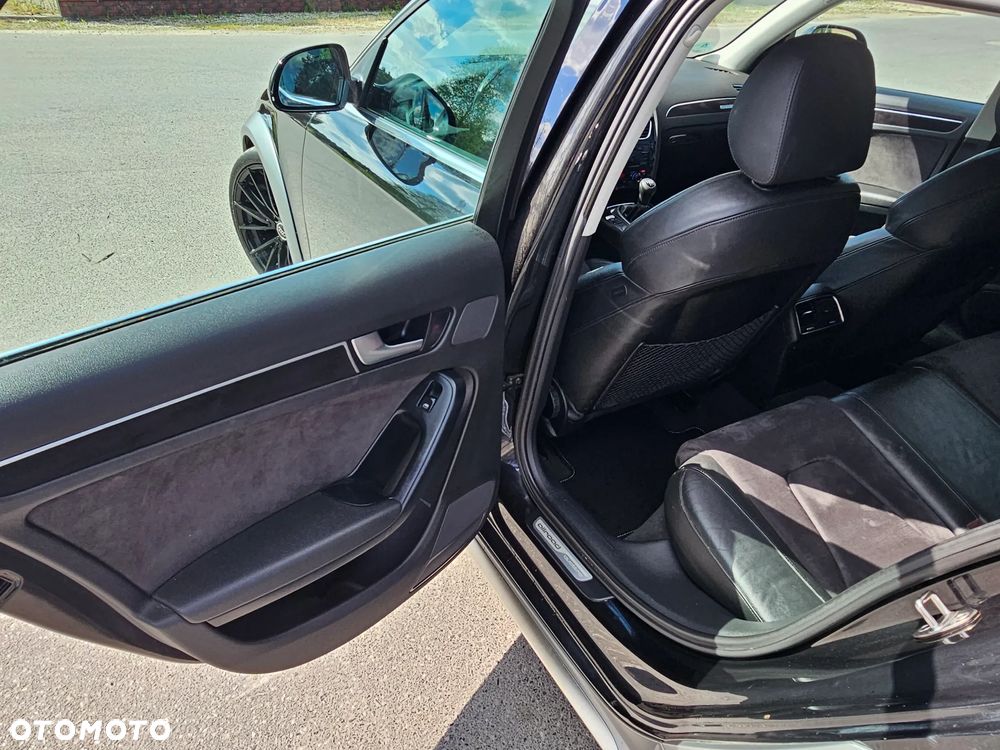 Audi A4 Avant 2.0 TFSI quattro Ambiente - 22