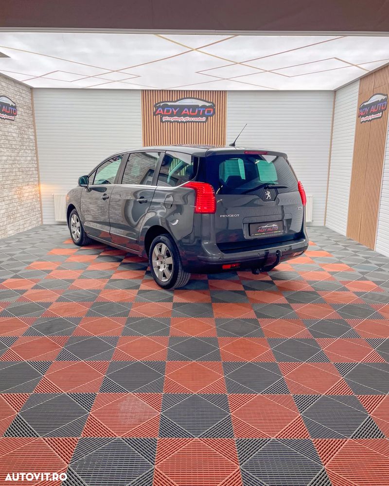 Peugeot 5008 1.6 HDI Confort Pack - 6