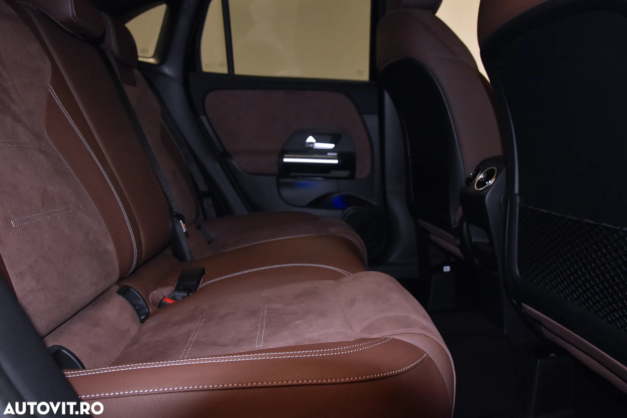 Mercedes-Benz GLA 200 d 4MATIC Aut. - 12