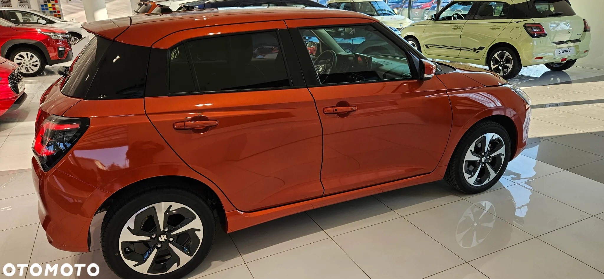 Suzuki Swift 1.2 Dualjet SHVS Premium Plus CVT - 2